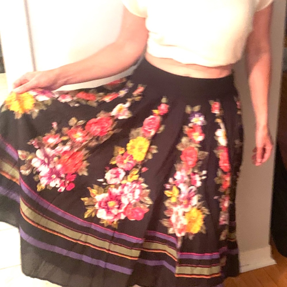 J. Peterman 100% cotton floral skirt - Picture 3 of 4